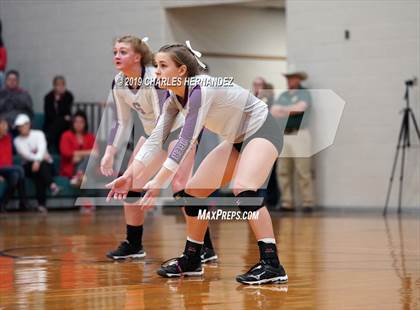 Thumbnail 3 in Thrall vs. Burton (UIL 2A Regional Playoff) photogallery.