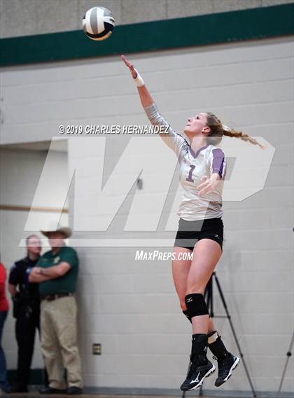 Thumbnail 2 in Thrall vs. Burton (UIL 2A Regional Playoff) photogallery.