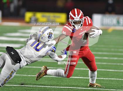 Thumbnail 3 in Serra vs. Mater Dei (CIF State Open Final) photogallery.