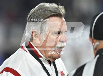 Thumbnail 2 in Serra vs. Mater Dei (CIF State Open Final) photogallery.