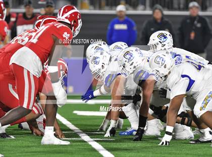 Thumbnail 2 in Serra vs. Mater Dei (CIF State Open Final) photogallery.