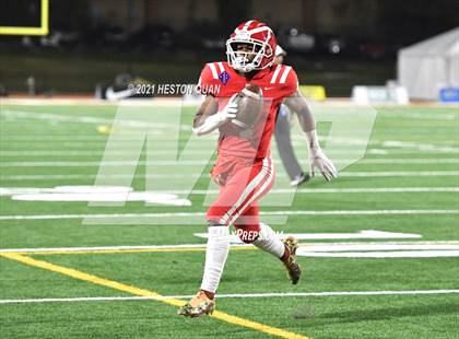 Thumbnail 3 in Serra vs. Mater Dei (CIF State Open Final) photogallery.