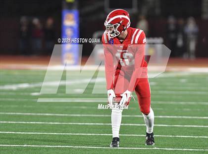Thumbnail 3 in Serra vs. Mater Dei (CIF State Open Final) photogallery.