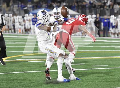 Thumbnail 3 in Serra vs. Mater Dei (CIF State Open Final) photogallery.