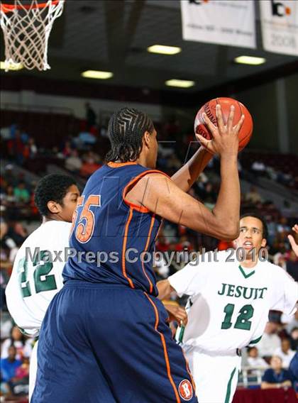 Thumbnail 2 in Strake Jesuit vs. Bush (Texas 5A Regional Semifinals) photogallery.