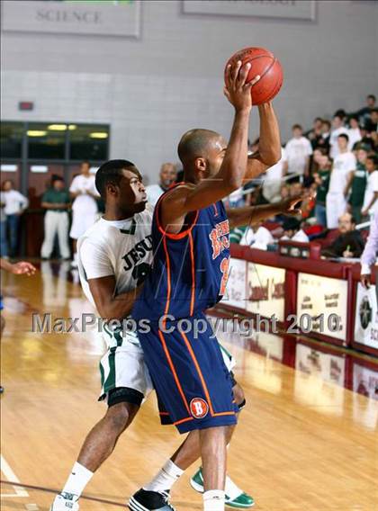Thumbnail 3 in Strake Jesuit vs. Bush (Texas 5A Regional Semifinals) photogallery.