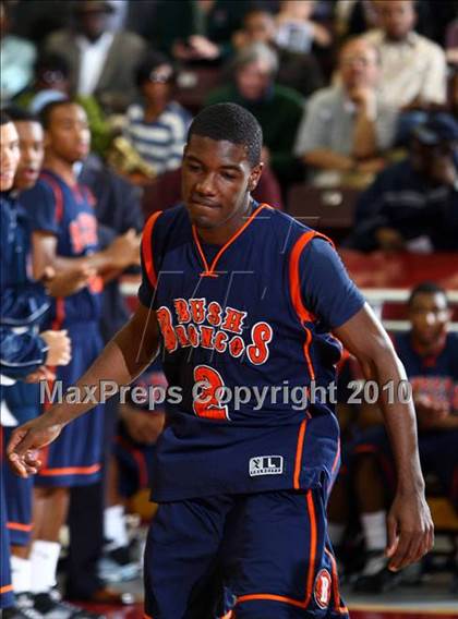 Thumbnail 1 in Strake Jesuit vs. Bush (Texas 5A Regional Semifinals) photogallery.