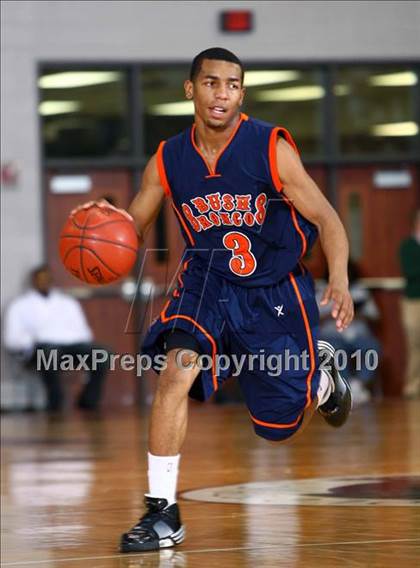 Thumbnail 2 in Strake Jesuit vs. Bush (Texas 5A Regional Semifinals) photogallery.