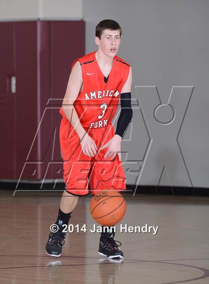 Thumbnail 3 in American Fork vs Issaquah (MaxPreps Holiday Classic) photogallery.