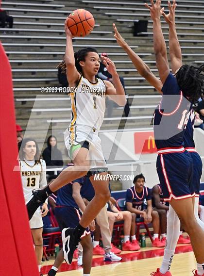 Thumbnail 2 in Brennan vs. Atascocita (McDonald's Texas Invitational) photogallery.