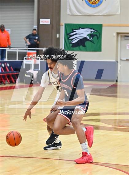 Thumbnail 3 in Brennan vs. Atascocita (McDonald's Texas Invitational) photogallery.