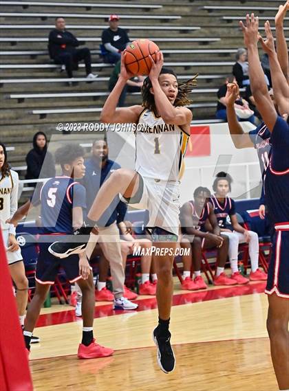 Thumbnail 2 in Brennan vs. Atascocita (McDonald's Texas Invitational) photogallery.