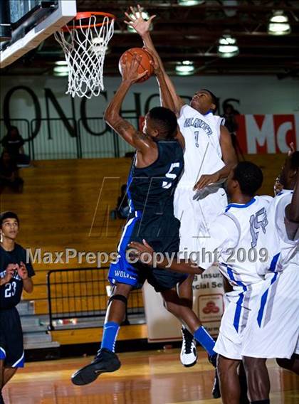 Thumbnail 2 in Chavez vs. Westside (McDonalds Texas Invitational) photogallery.