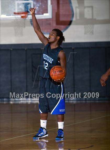 Thumbnail 2 in Chavez vs. Westside (McDonalds Texas Invitational) photogallery.