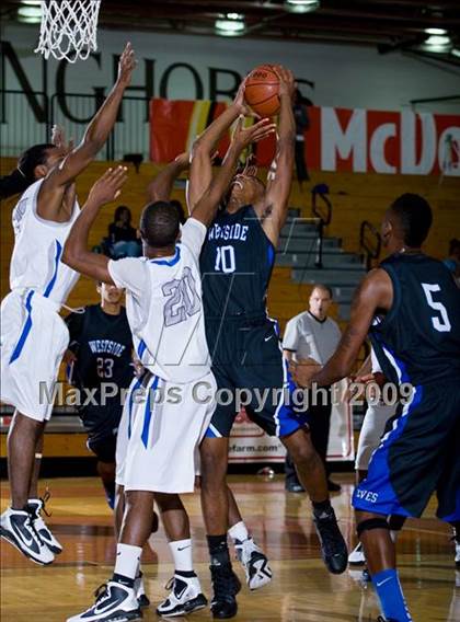 Thumbnail 2 in Chavez vs. Westside (McDonalds Texas Invitational) photogallery.