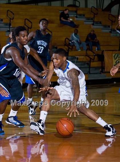 Thumbnail 1 in Chavez vs. Westside (McDonalds Texas Invitational) photogallery.