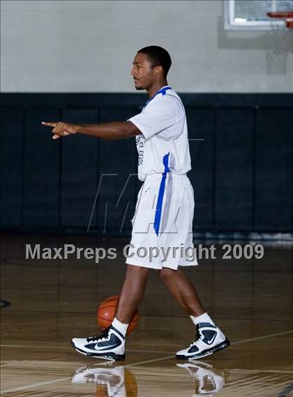 Thumbnail 3 in Chavez vs. Westside (McDonalds Texas Invitational) photogallery.
