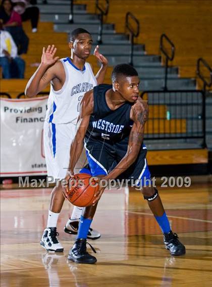 Thumbnail 1 in Chavez vs. Westside (McDonalds Texas Invitational) photogallery.