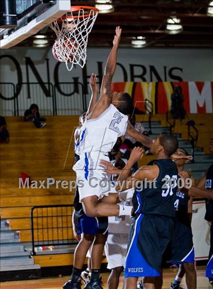 Thumbnail 1 in Chavez vs. Westside (McDonalds Texas Invitational) photogallery.