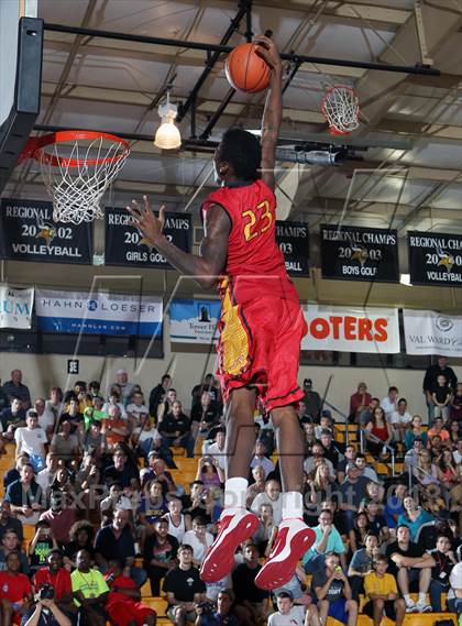 Thumbnail 2 in Slam Dunk Competition (City of Palms Classic) photogallery.