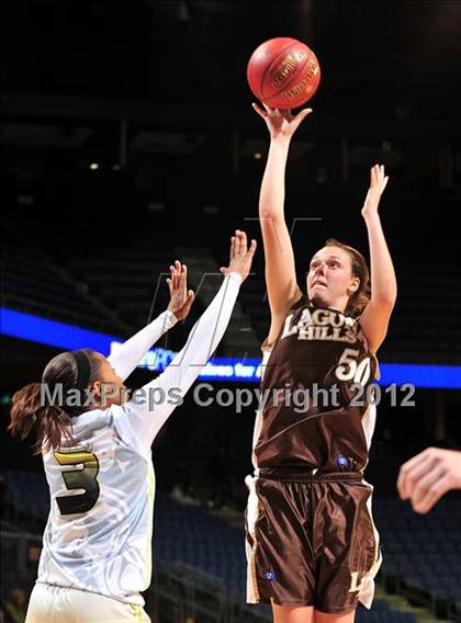 Thumbnail 3 in Mission Bay vs. Laguna Hills (CIF D3 SoCal Regional Final) photogallery.