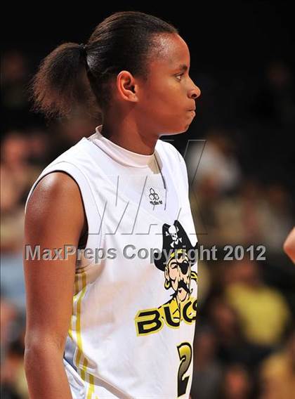 Thumbnail 2 in Mission Bay vs. Laguna Hills (CIF D3 SoCal Regional Final) photogallery.