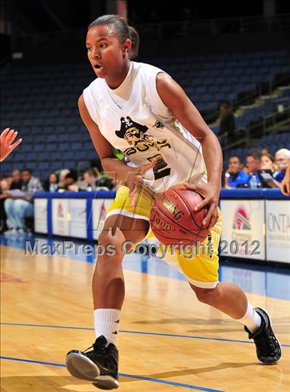 Thumbnail 3 in Mission Bay vs. Laguna Hills (CIF D3 SoCal Regional Final) photogallery.