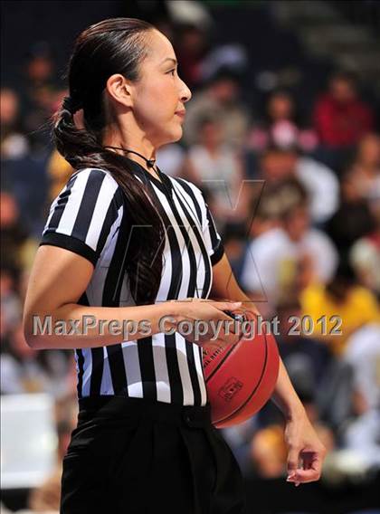 Thumbnail 3 in Mission Bay vs. Laguna Hills (CIF D3 SoCal Regional Final) photogallery.