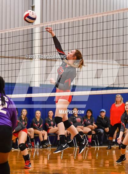 Thumbnail 1 in Atkins vs. Mayflower (AAA 3A 1st Round Playoff) photogallery.