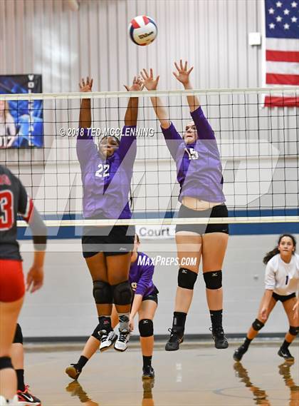 Thumbnail 1 in Atkins vs. Mayflower (AAA 3A 1st Round Playoff) photogallery.