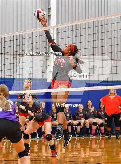 Thumbnail 2 in Atkins vs. Mayflower (AAA 3A 1st Round Playoff) photogallery.