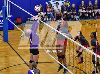 Thumbnail 2 in Atkins vs. Mayflower (AAA 3A 1st Round Playoff) photogallery.