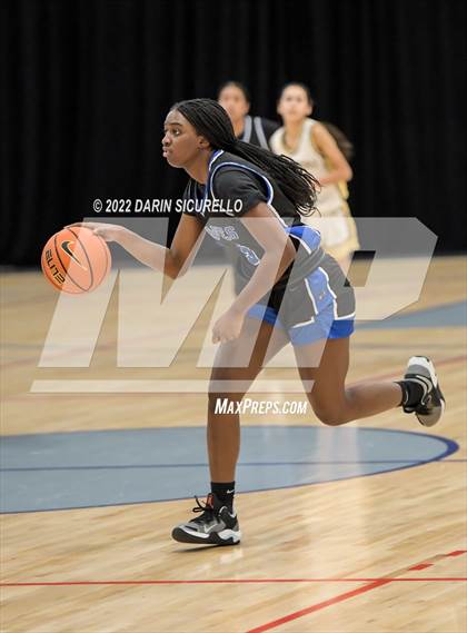 Thumbnail 3 in West vs. Grandview (NIKE Tournament of Champions) photogallery.
