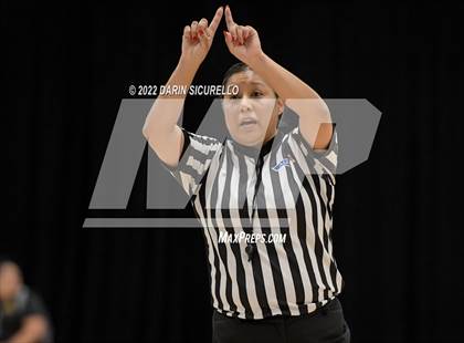 Thumbnail 3 in West vs. Grandview (NIKE Tournament of Champions) photogallery.