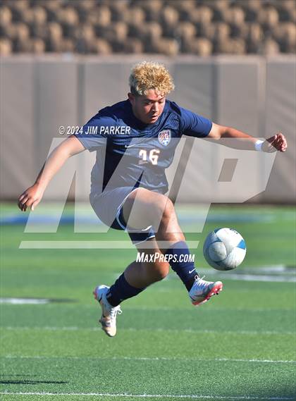 Thumbnail 2 in Glenn vs. Wakeland (UIL 5A Soccer Semifinal) photogallery.