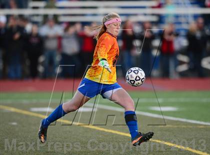 Thumbnail 2 in Old Saybrook vs. Portland (CIAC Class S Final) photogallery.