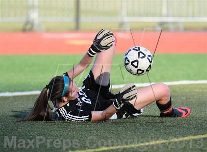 Thumbnail 2 in Old Saybrook vs. Portland (CIAC Class S Final) photogallery.