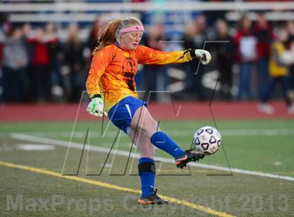 Thumbnail 3 in Old Saybrook vs. Portland (CIAC Class S Final) photogallery.