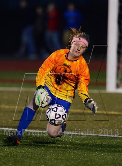 Thumbnail 2 in Old Saybrook vs. Portland (CIAC Class S Final) photogallery.