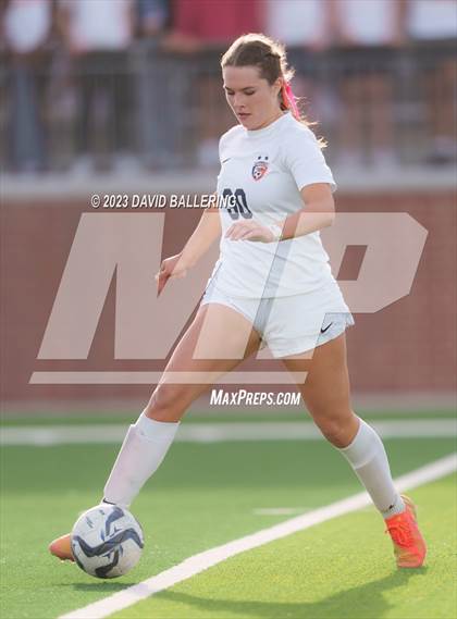 Thumbnail 1 in Reedy vs. Wakeland (UIL Regional Quarterfinal Playoff) photogallery.