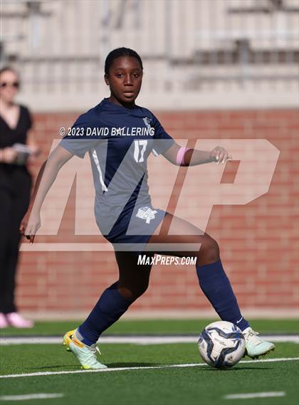 Thumbnail 1 in Reedy vs. Wakeland (UIL Regional Quarterfinal Playoff) photogallery.