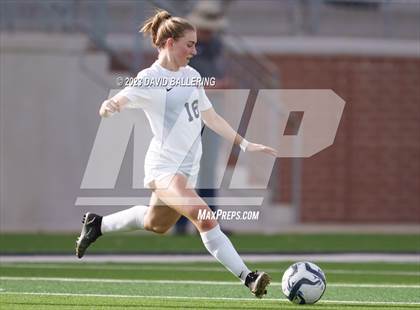 Thumbnail 2 in Reedy vs. Wakeland (UIL Regional Quarterfinal Playoff) photogallery.