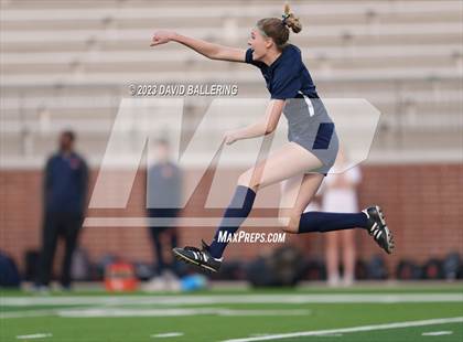 Thumbnail 2 in Reedy vs. Wakeland (UIL Regional Quarterfinal Playoff) photogallery.