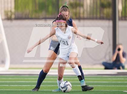 Thumbnail 2 in Reedy vs. Wakeland (UIL Regional Quarterfinal Playoff) photogallery.