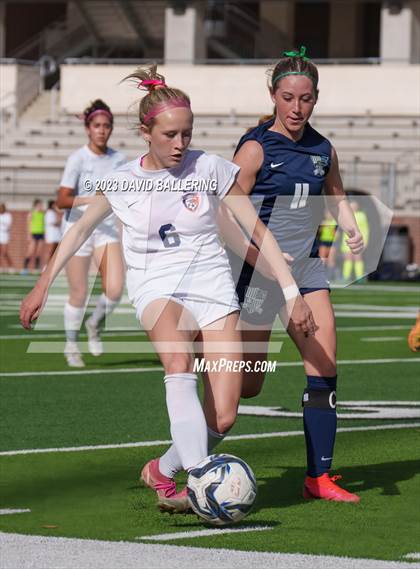 Thumbnail 1 in Reedy vs. Wakeland (UIL Regional Quarterfinal Playoff) photogallery.
