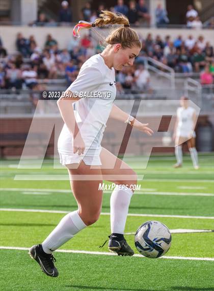Thumbnail 2 in Reedy vs. Wakeland (UIL Regional Quarterfinal Playoff) photogallery.