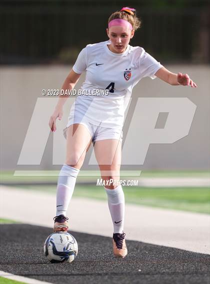 Thumbnail 2 in Reedy vs. Wakeland (UIL Regional Quarterfinal Playoff) photogallery.