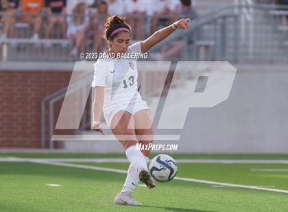 Thumbnail 2 in Reedy vs. Wakeland (UIL Regional Quarterfinal Playoff) photogallery.