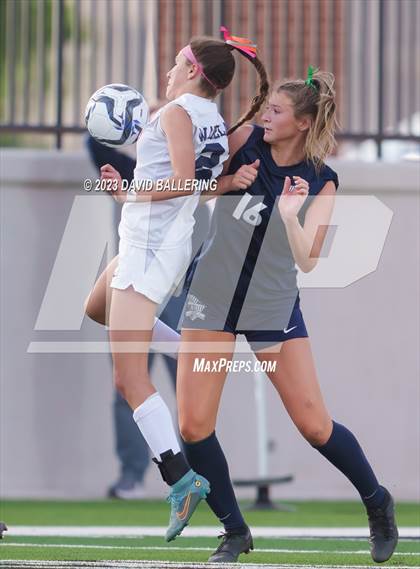 Thumbnail 2 in Reedy vs. Wakeland (UIL Regional Quarterfinal Playoff) photogallery.