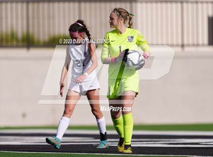 Thumbnail 3 in Reedy vs. Wakeland (UIL Regional Quarterfinal Playoff) photogallery.